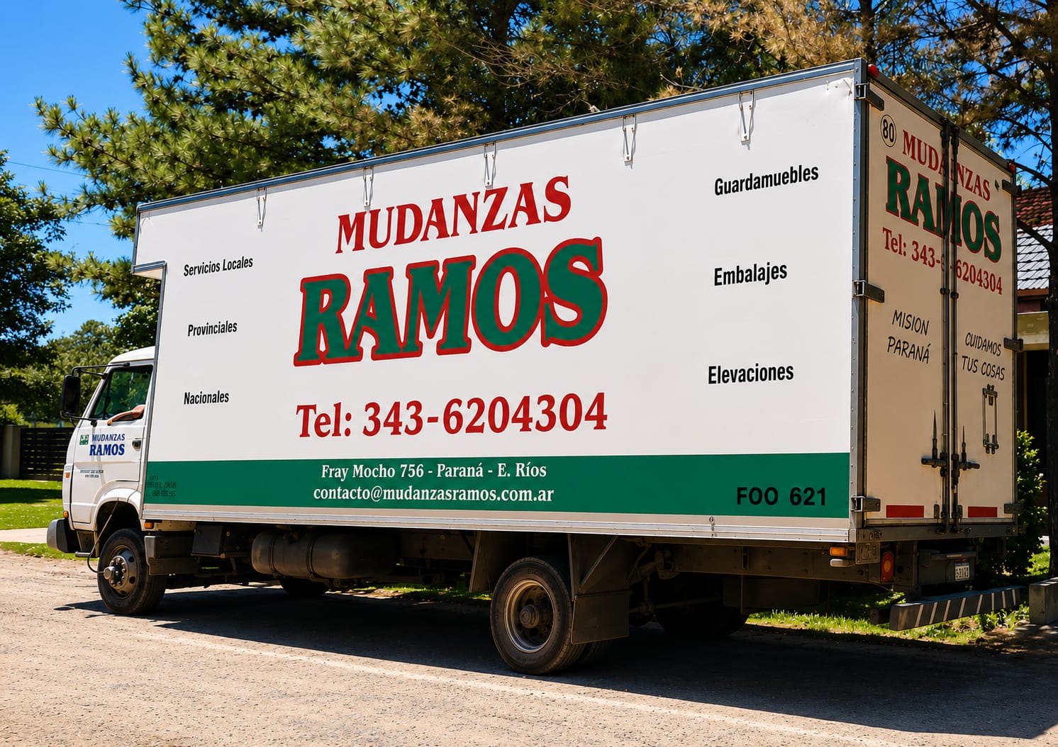 Frente del Camión oficial Mudanzas Ramos en Paraná